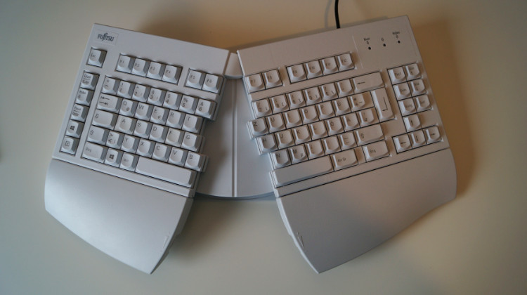 Fujitsu KBPC E USB-Tastatur - Teilungswinkel 30°