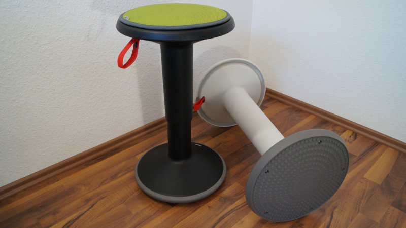 Interstuhl UP Sitzhocker/ Stehhocker – Vergleich (auch in einer Junior-Variante als Kinderhocker erhältlich)