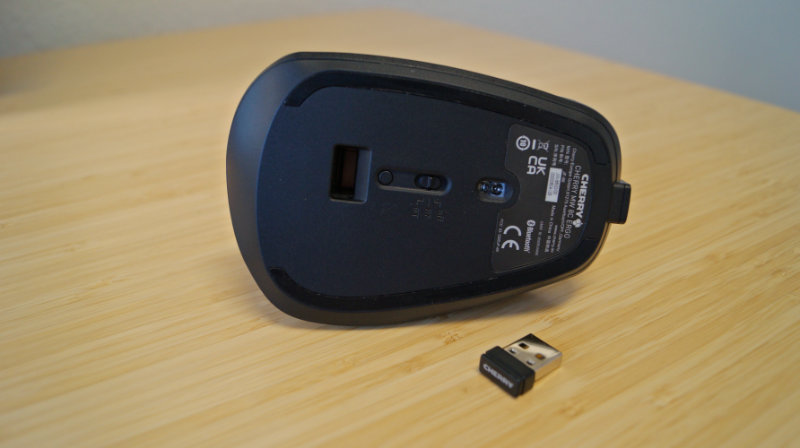 Mausunterseite – USB-Empfänger, Verbindungsmöglichkeiten