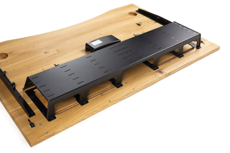 Schreibtischplatte von unten mit Kabelwanne – ErgoHide