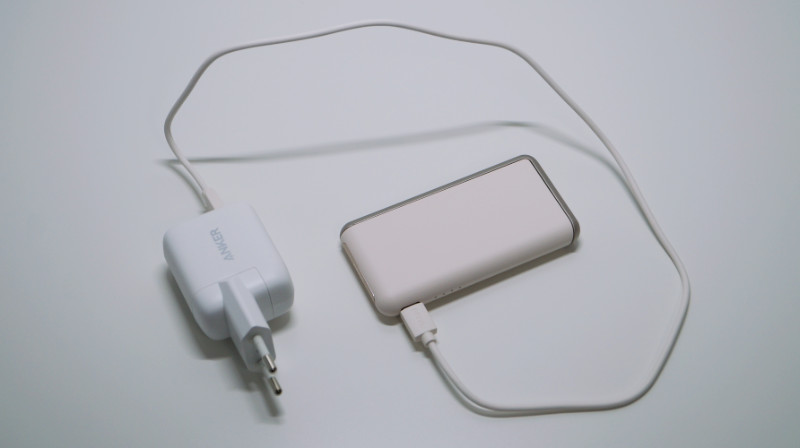 USB-C Ladekabel mit Ladegerät – BenQ LaptopBar™