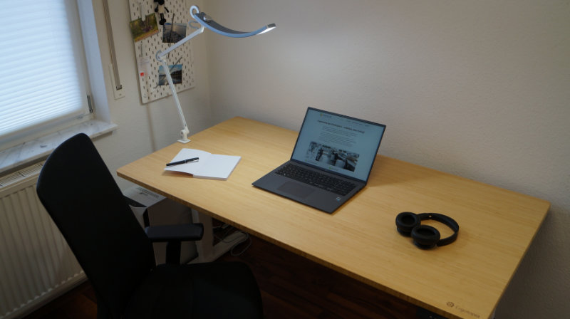 BenQ WiT e-Reading Schreibtischlampe mit Tischklemme