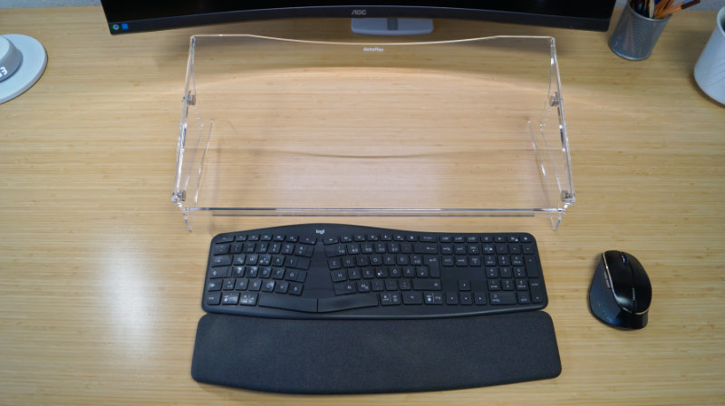 Breite Tastatur vor dem Dataflex Addit ErgoDoc HV 410