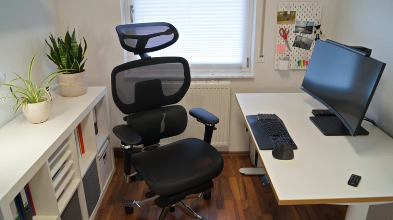 FlexiSpot C7 Morpher steht im Homeoffice, Bürostuhl im Test