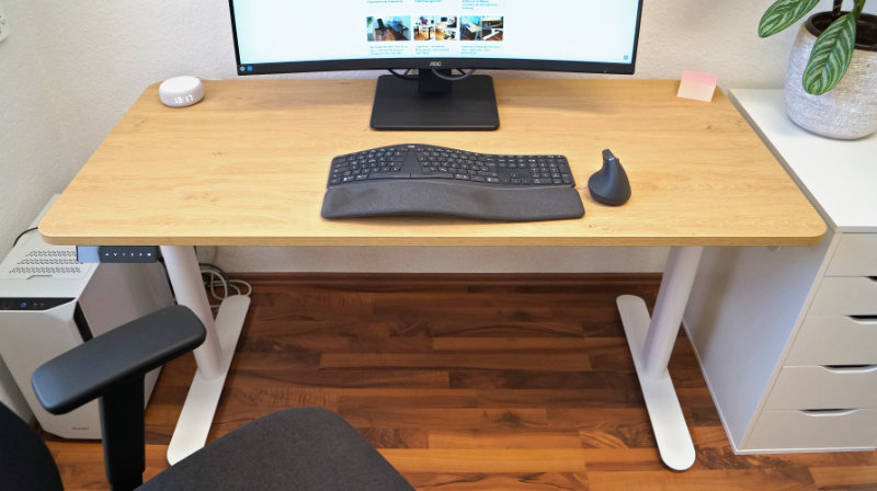 Sitzposition – Direkter Blick auf den Ergotopia Desktopia One