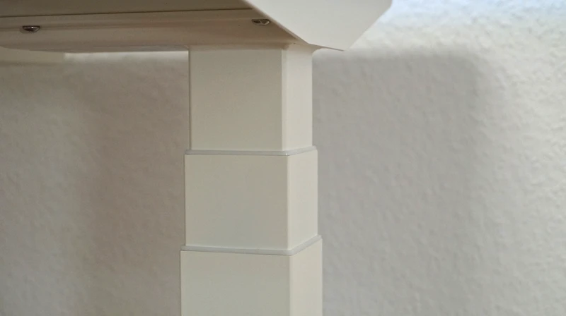 Nahaufnahme von einem Teleskopbein – FlexiSpot E7 Flow