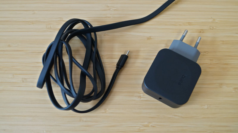 USB-C-Kabel und Netzteil – BenQ ScreenBar Pro